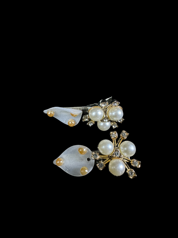 110 Petal & Pearl Hair Clips - Image 6